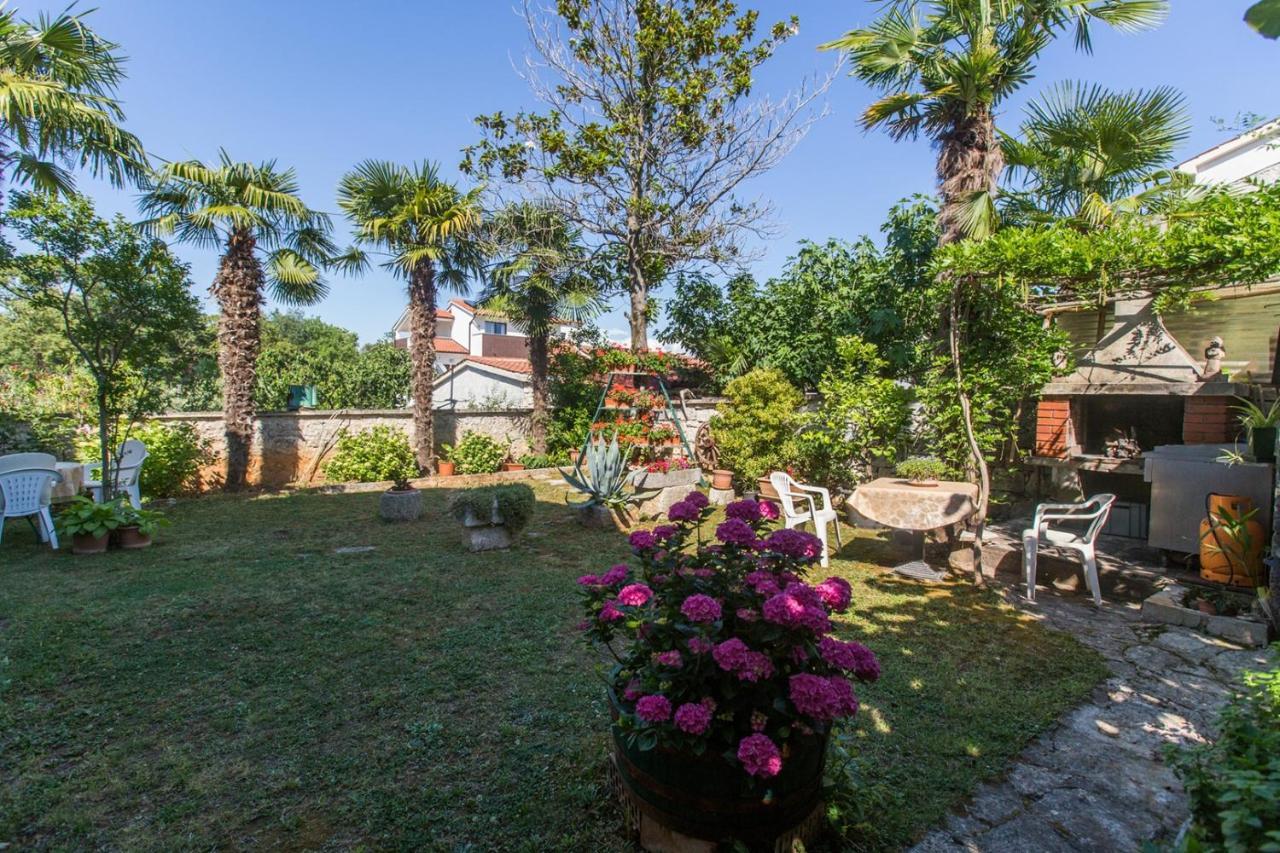 Anamarija Apartments Near The Beach And The Fantastic Adria Sea With Over 10 Small Islands Close By Funtana Exterior foto