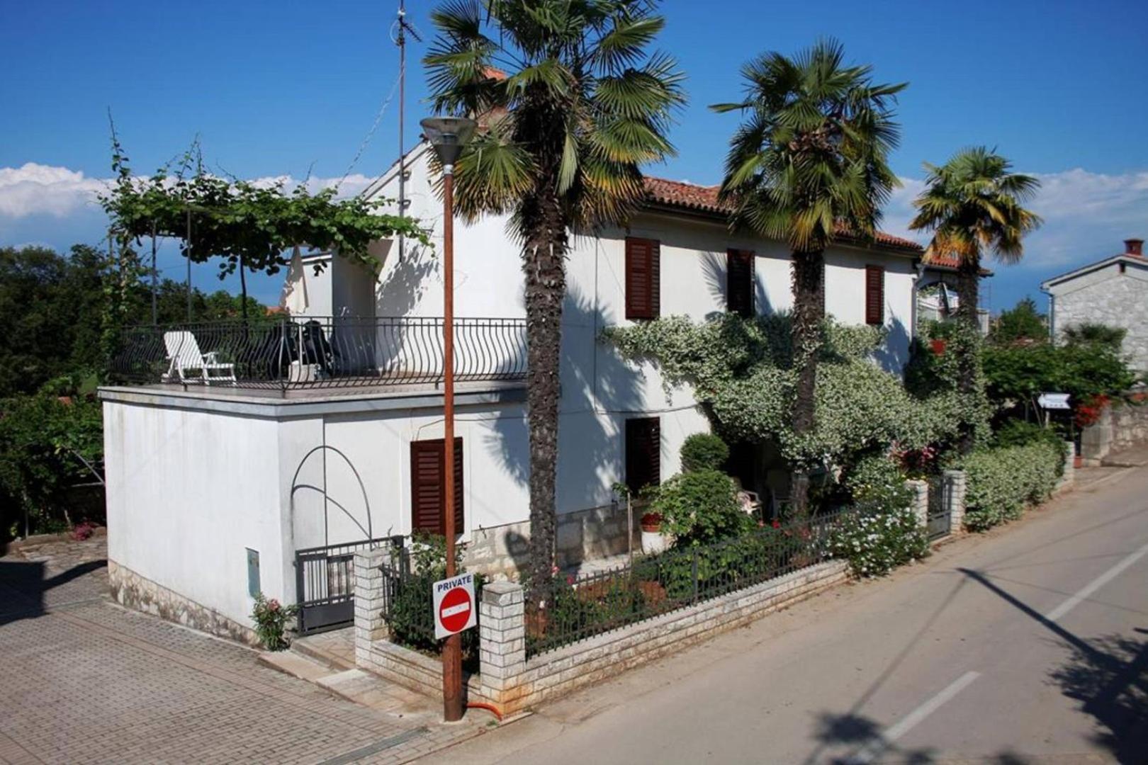Anamarija Apartments Near The Beach And The Fantastic Adria Sea With Over 10 Small Islands Close By Funtana Exterior foto
