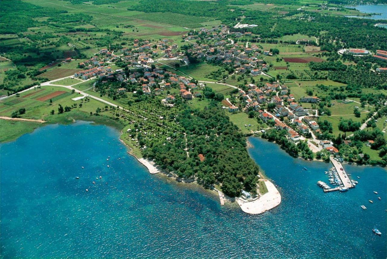 Anamarija Apartments Near The Beach And The Fantastic Adria Sea With Over 10 Small Islands Close By Funtana Exterior foto