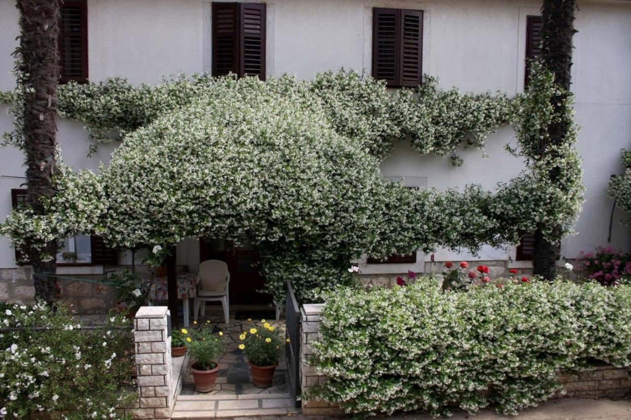 Anamarija Apartments Near The Beach And The Fantastic Adria Sea With Over 10 Small Islands Close By Funtana Exterior foto