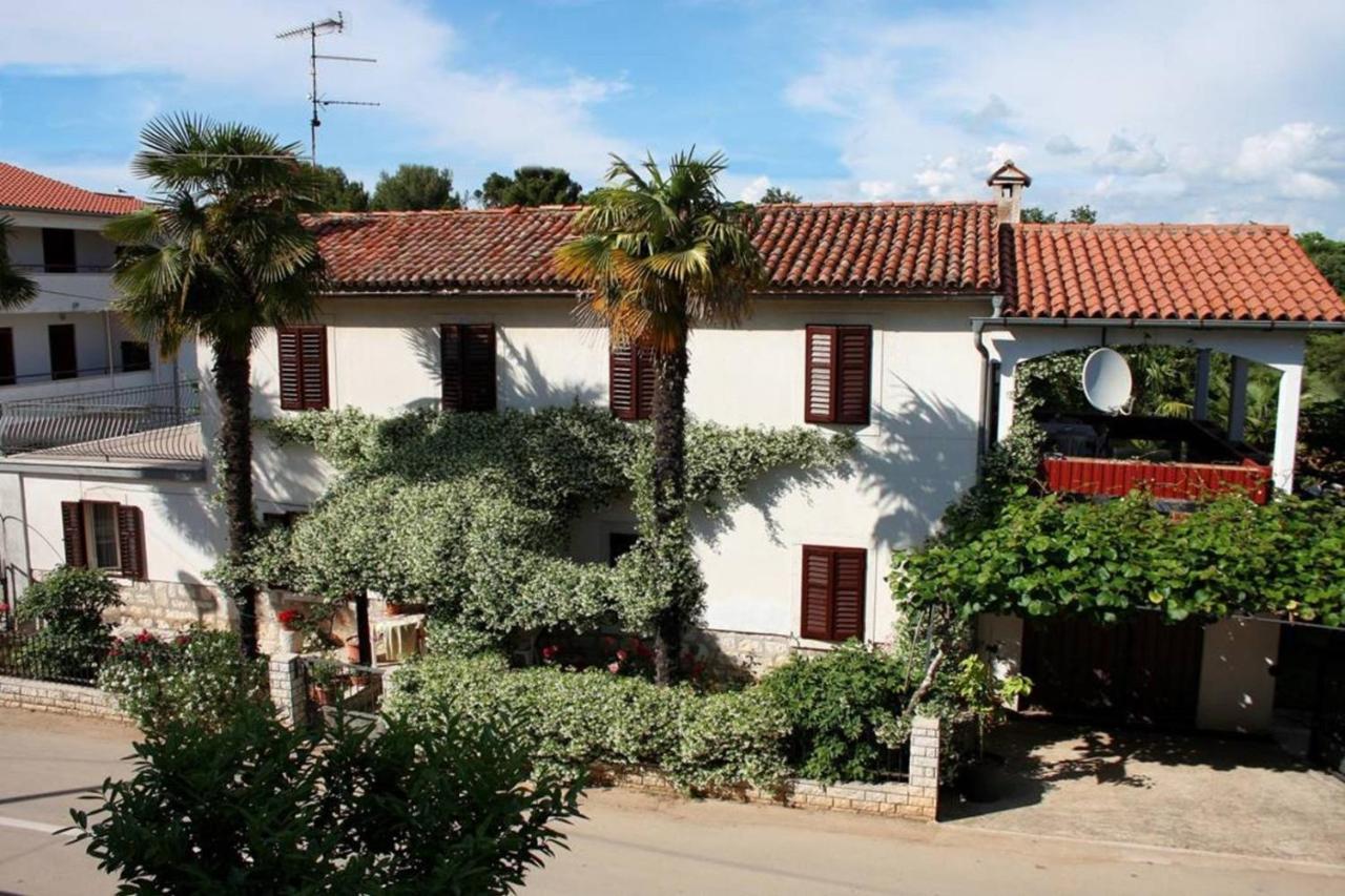 Anamarija Apartments Near The Beach And The Fantastic Adria Sea With Over 10 Small Islands Close By Funtana Exterior foto
